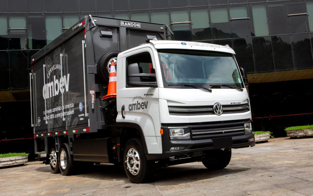 Conheça o carro elétrico que vira ônibus, van ou caminhão de entrega -  Época Negócios