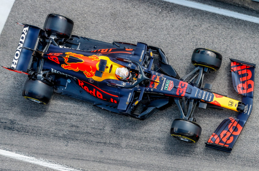  1,8 milhão de dólares foi o preço do conserto do carro de Verstappen, segundo a Red Bull